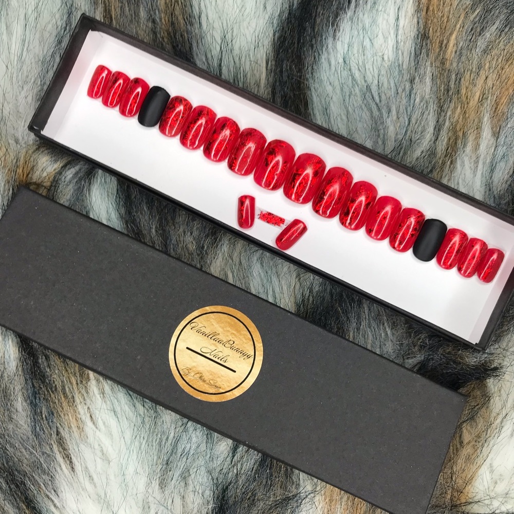 20 Press On Nails In 10 Different Sizes 💋